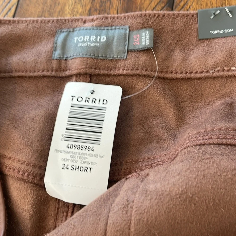 Torrid  Plus Size 24S Dress Pants Skinny Pants Root Beer Brown Faux Leather - Picture 7 of 10